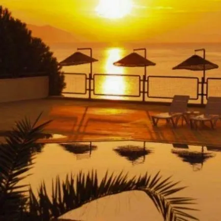 Pine Beach Boutique Semesteranläggning (resort)